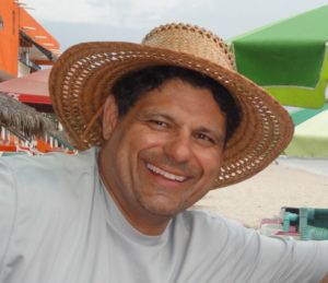 dwb-in-straw-hat-dsc06016_2